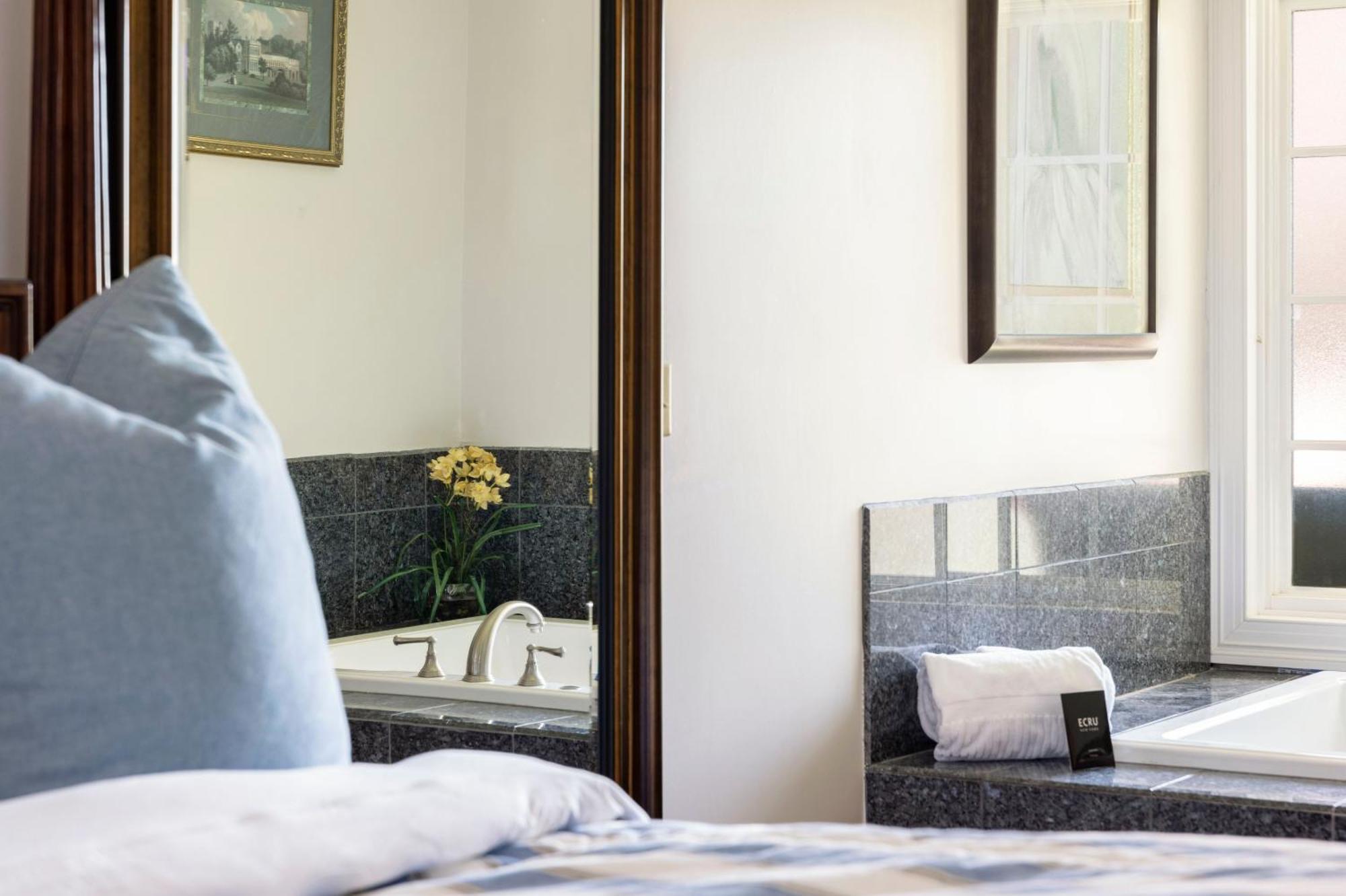 The Villa Bed And Breakfast Westerly Esterno foto