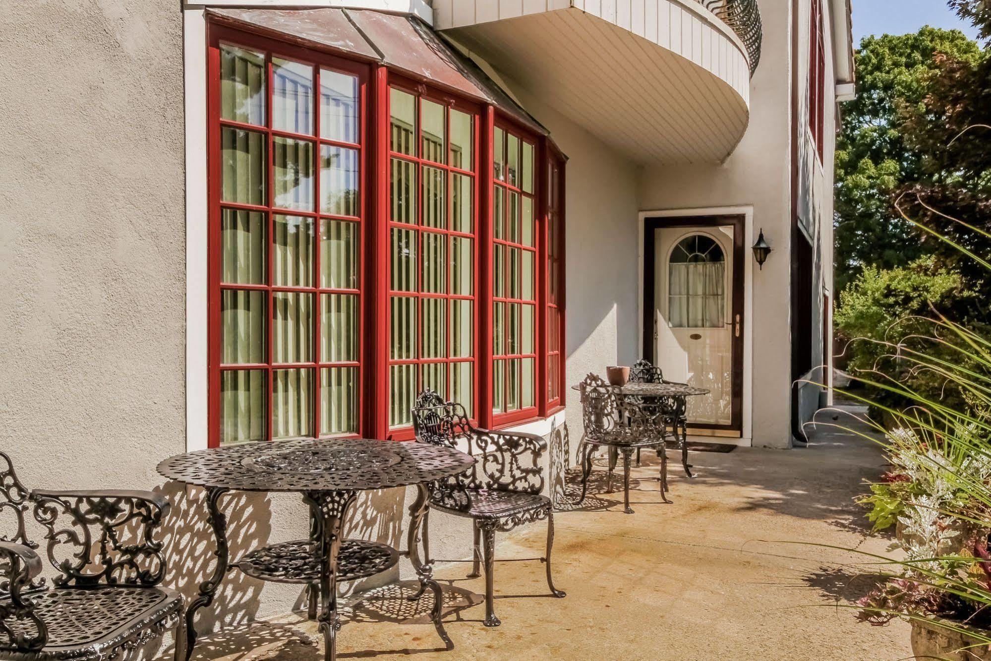 The Villa Bed And Breakfast Westerly Esterno foto